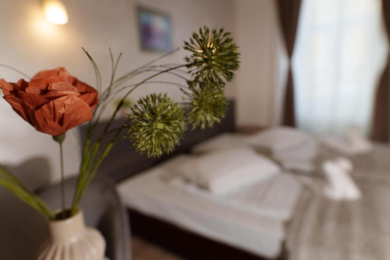 Hotel Rubin*** 게오르게니 외부 사진