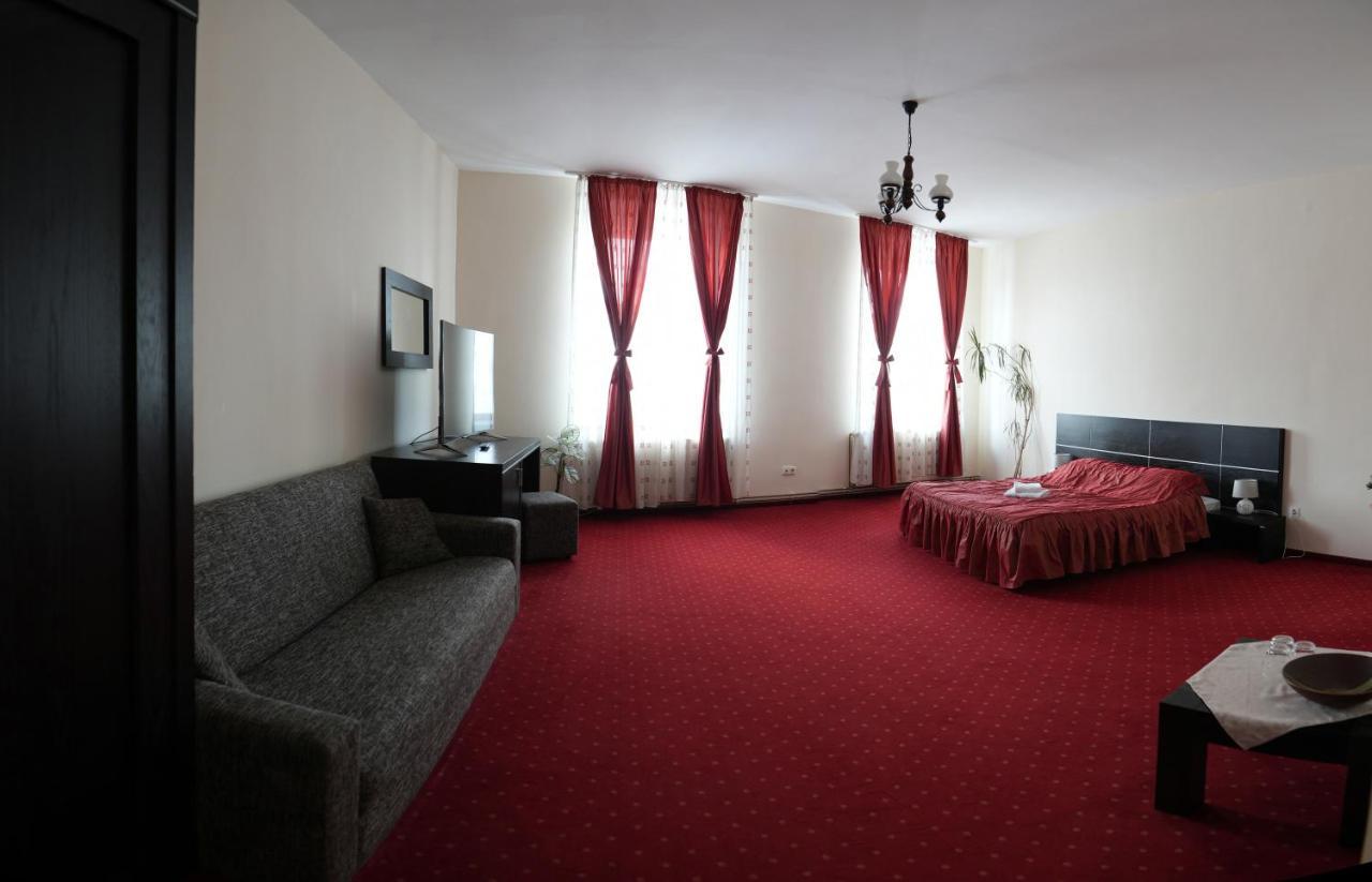 Hotel Rubin*** 게오르게니 외부 사진