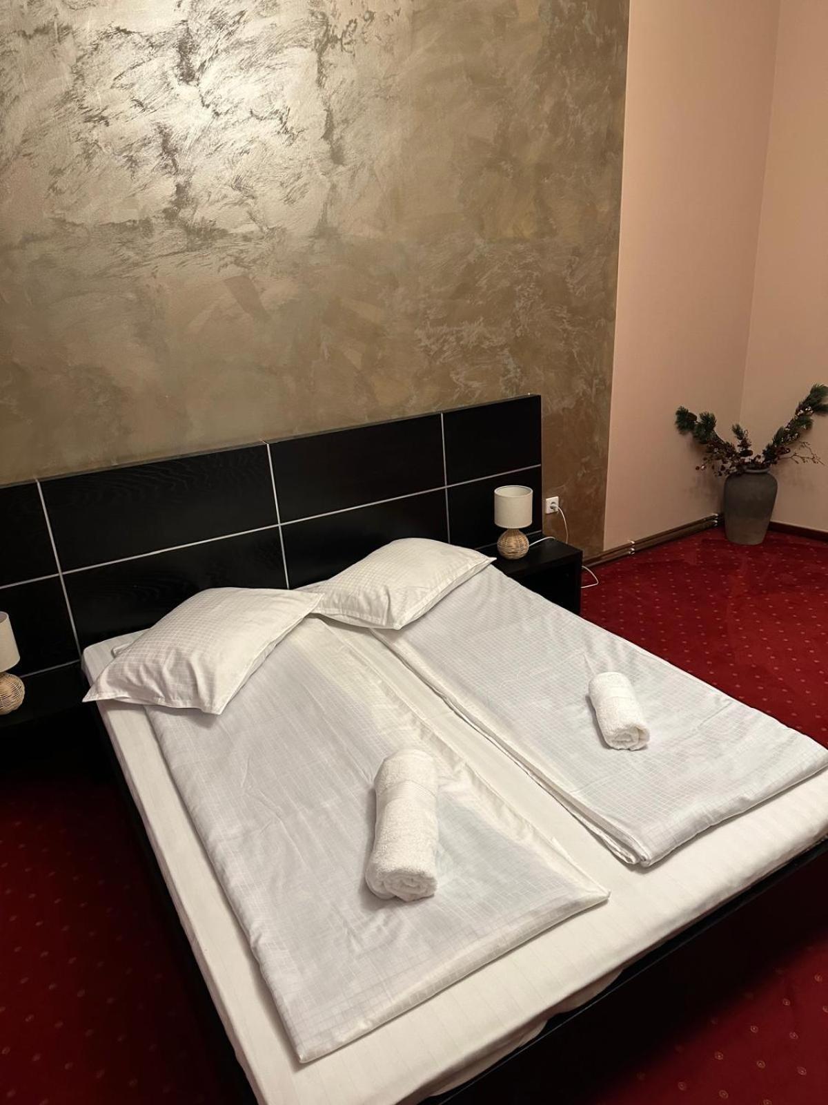 Hotel Rubin*** 게오르게니 외부 사진